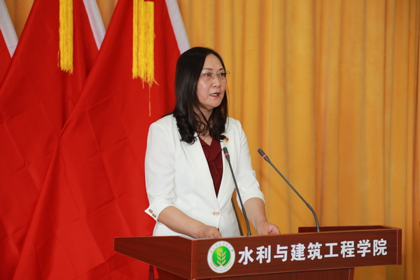 7b9ed8e11b674d19bba79dbb7f1d938e.jpg 李筱英1.jpg